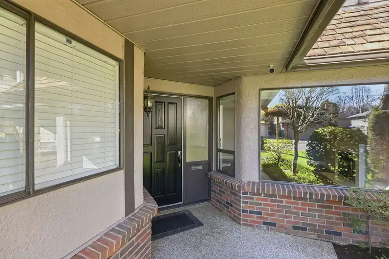 6215 GARNET DRIVE - photo 4 of 40