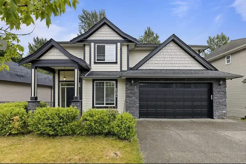 2194 MERLOT BOULEVARD - photo 1 of 30