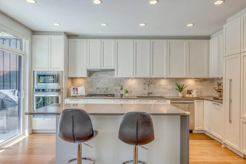 34 3306 PRINCETON AVENUE - photo 4 of 25