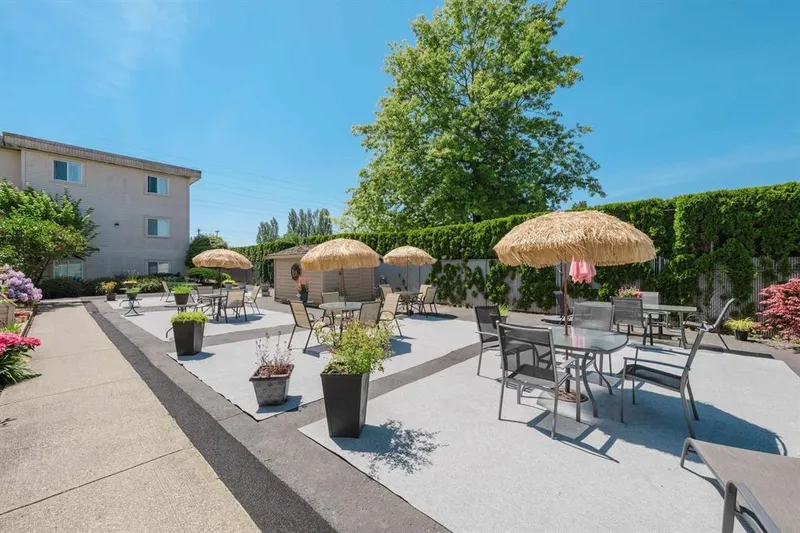 123 11806 88 AVENUE - photo 2 of 21