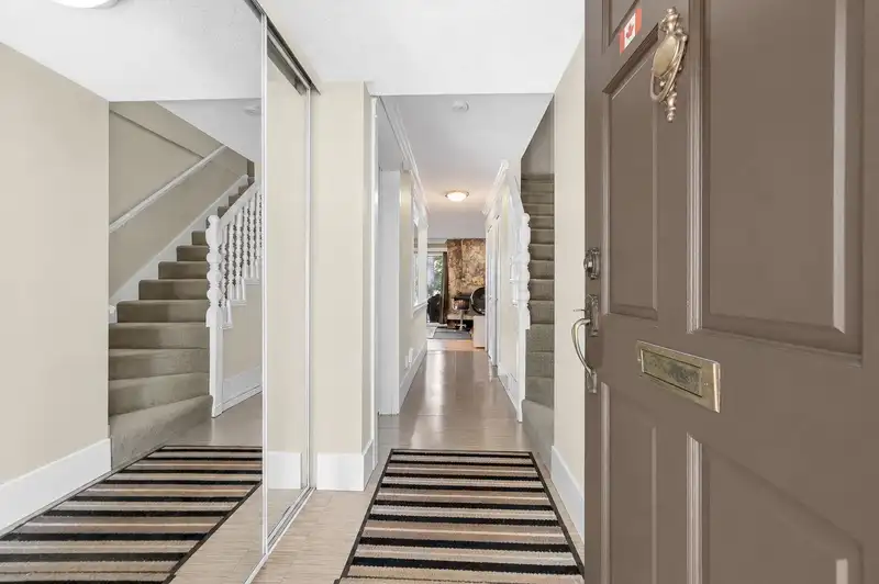 18 8111 SAUNDERS ROAD - photo 2 of 38