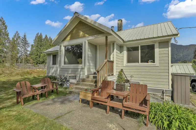 13028 STAVE LAKE ROAD - photo 2 of 39