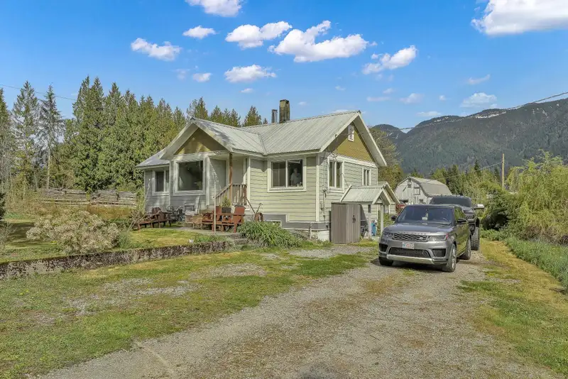 13028 STAVE LAKE ROAD - photo 3 of 39