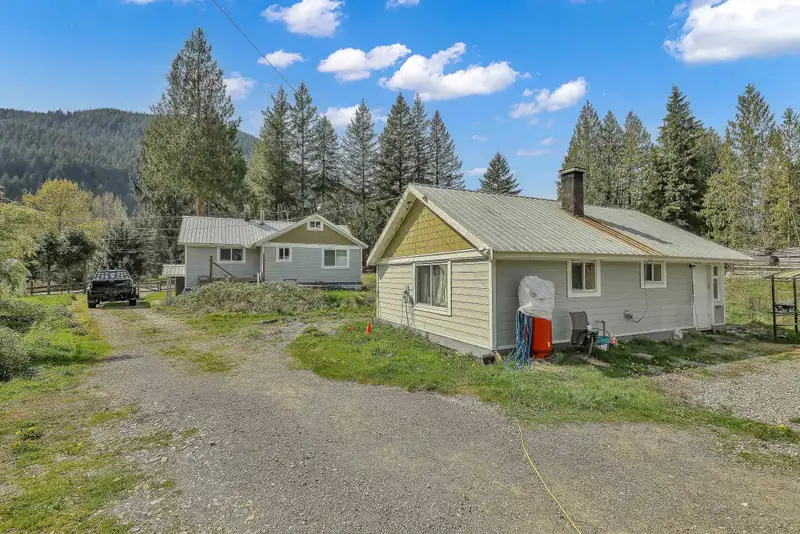 13028 STAVE LAKE ROAD - photo 4 of 39