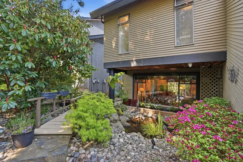 5653 GROVERIDGE WYND - photo 3 of 40