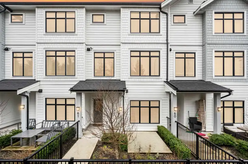 61 17557 100 AVENUE - photo 2 of 37