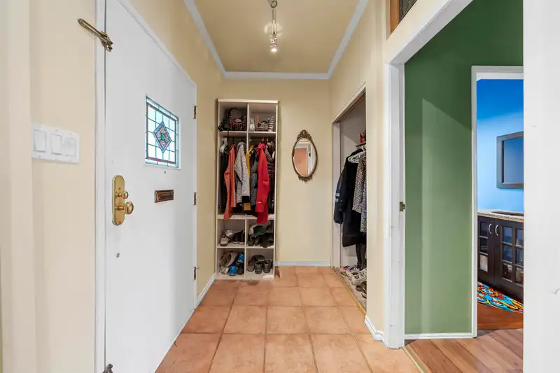 4744 BLENHEIM STREET - photo 4 of 37