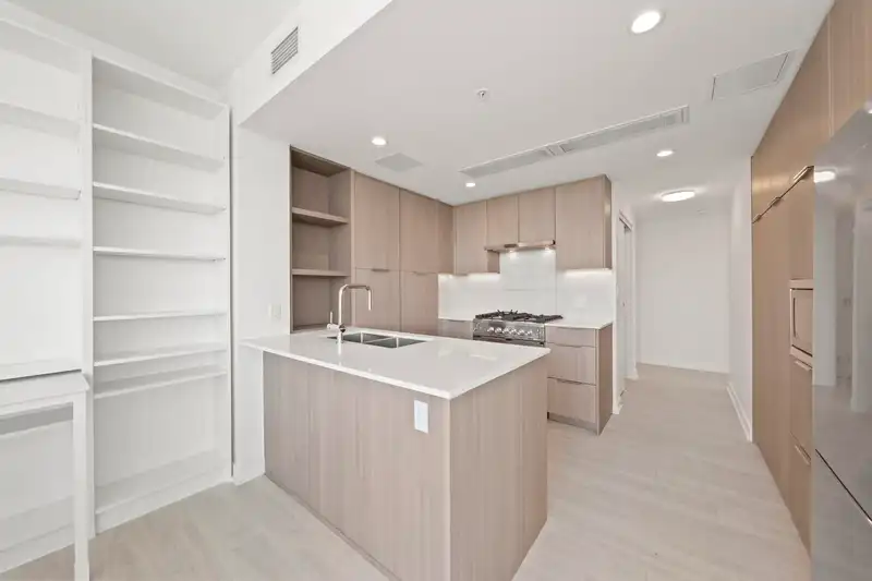 903 1471 HUNTER STREET - photo 3 of 40