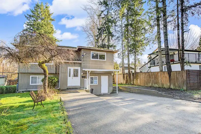 8076 139A STREET - photo 1 of 37