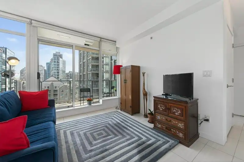 902 1252 HORNBY STREET - photo 2 of 35