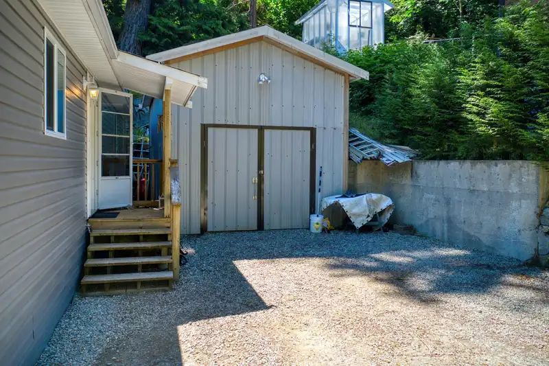 5200 WESJAC ROAD - photo 3 of 17