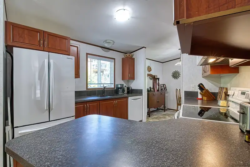 5200 WESJAC ROAD - photo 4 of 17