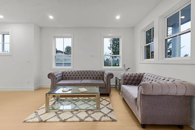 2 2360 CRESCENT WAY - photo 1 of 25