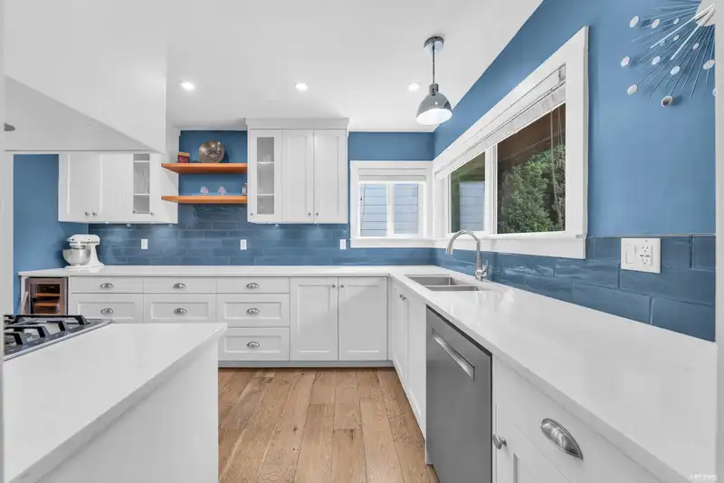 3335 CHURCH STREET - photo 4 of 38