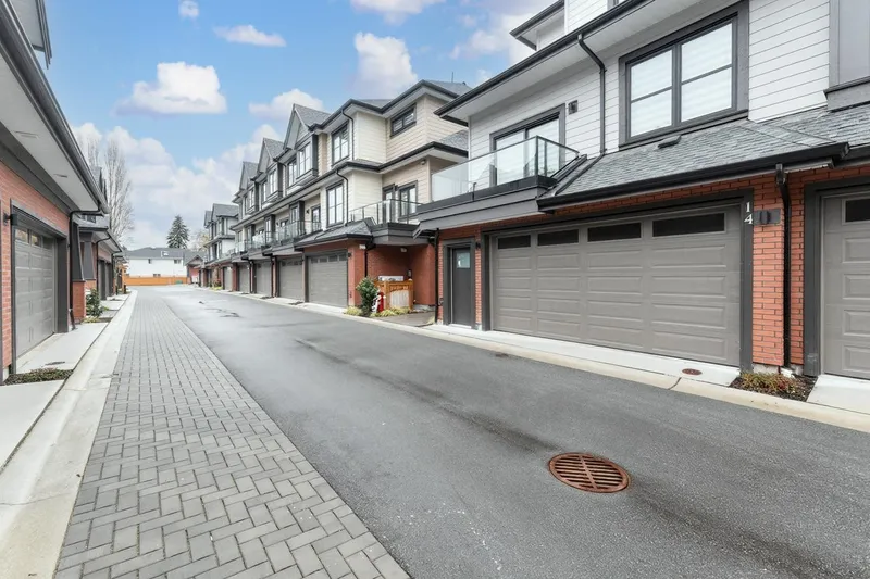 18 10233 NO. 2 ROAD - photo 2 of 25