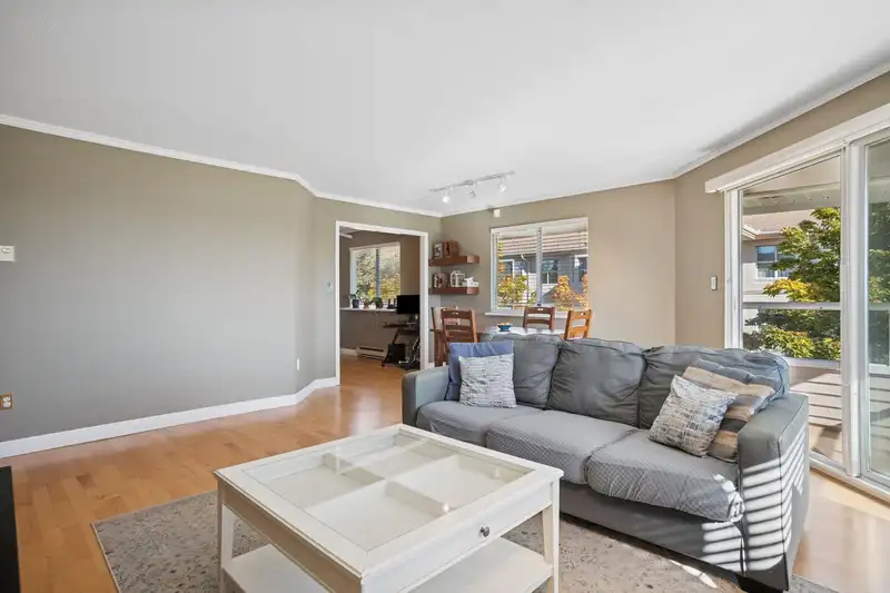 304 5350 VICTORY STREET - photo 4 of 26