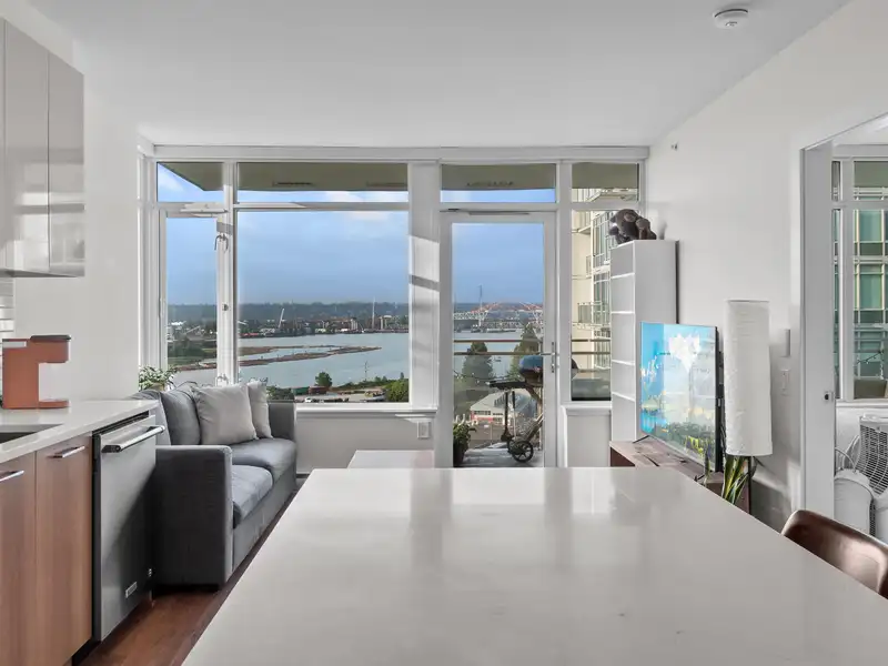 909 258 NELSON'S COURT - photo 4 of 39