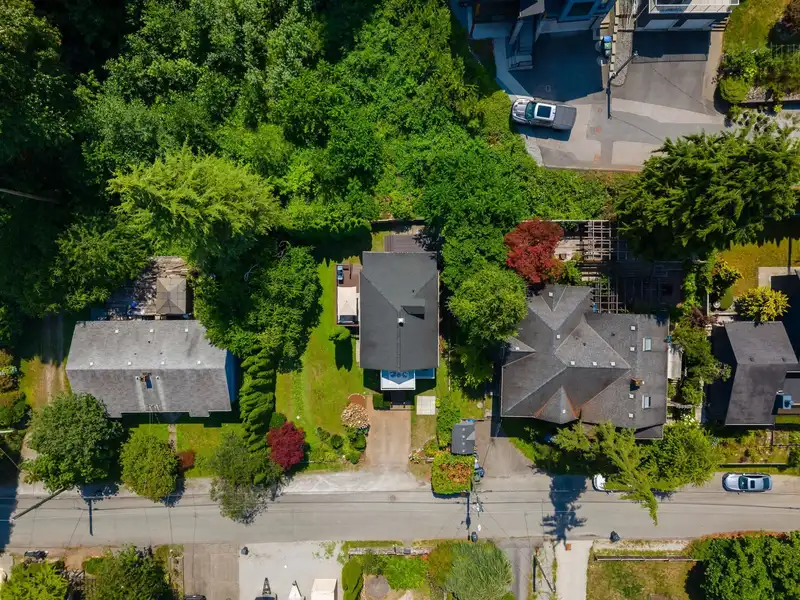 2813 JANE STREET - photo 4 of 40