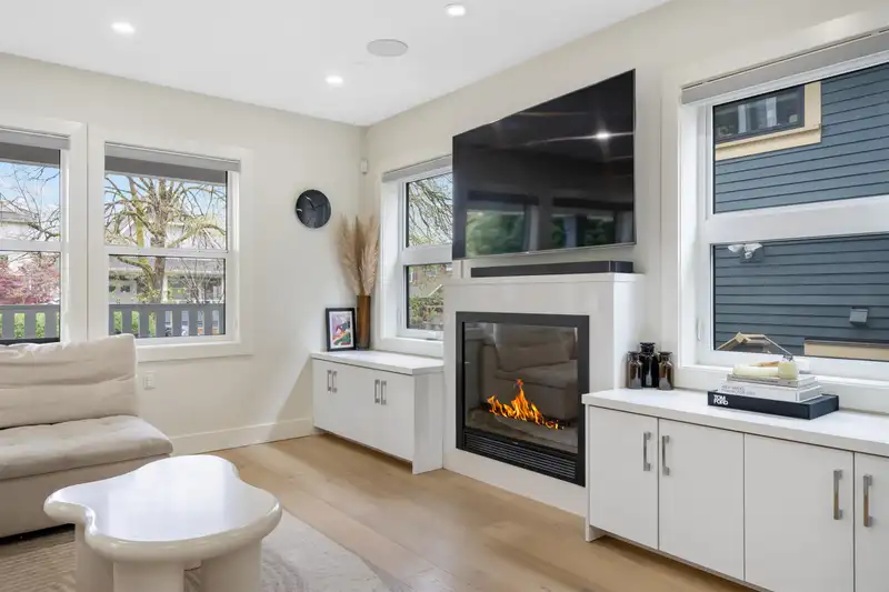 1758 E 14TH AVENUE - photo 2 of 40