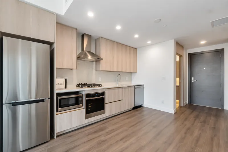 2903 10750 135A STREET - photo 4 of 25