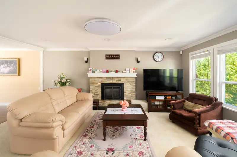 1722 145A STREET - photo 2 of 29