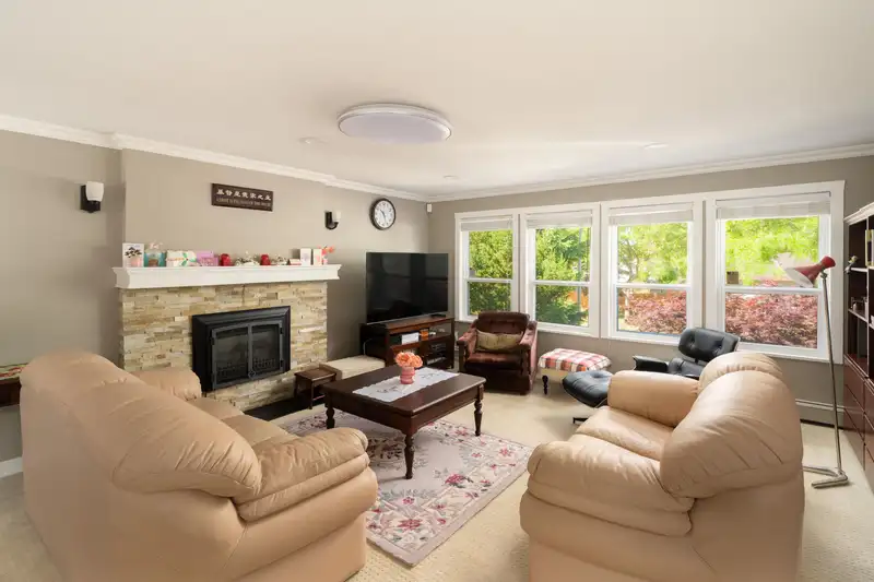 1722 145A STREET - photo 3 of 29