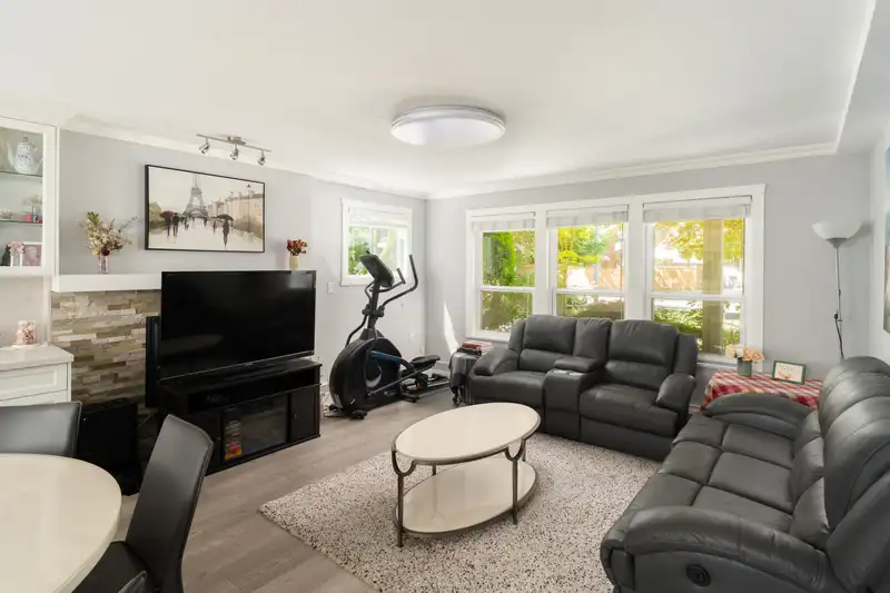 1722 145A STREET - photo 4 of 29
