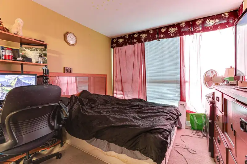 202 850 ROYAL AVENUE - photo 4 of 18
