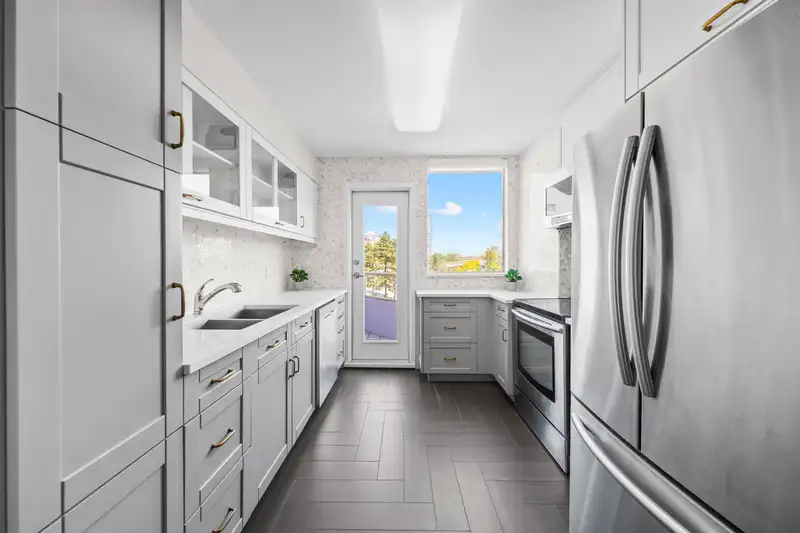 300 328 CLARKSON STREET - photo 4 of 39