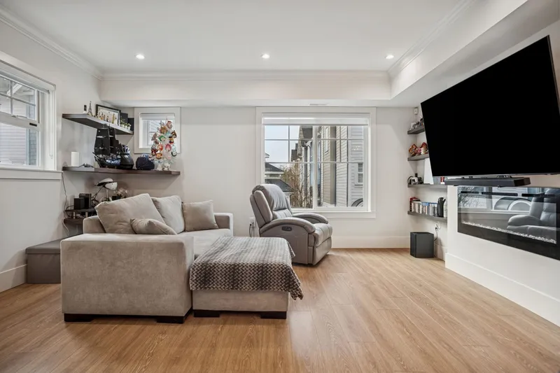 7 9211 MCKIM WAY - photo 4 of 22