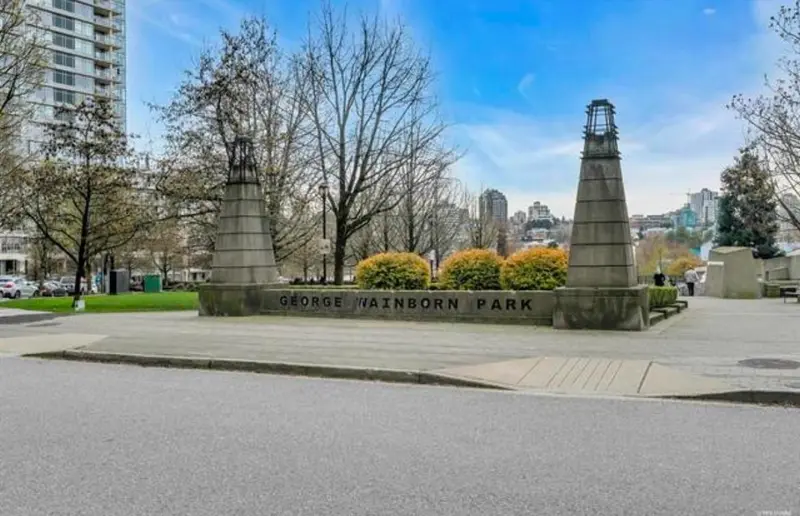 201 550 PACIFIC STREET - photo 3 of 25