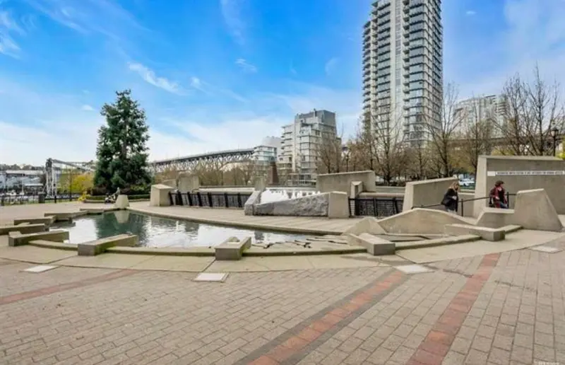 201 550 PACIFIC STREET - photo 4 of 25