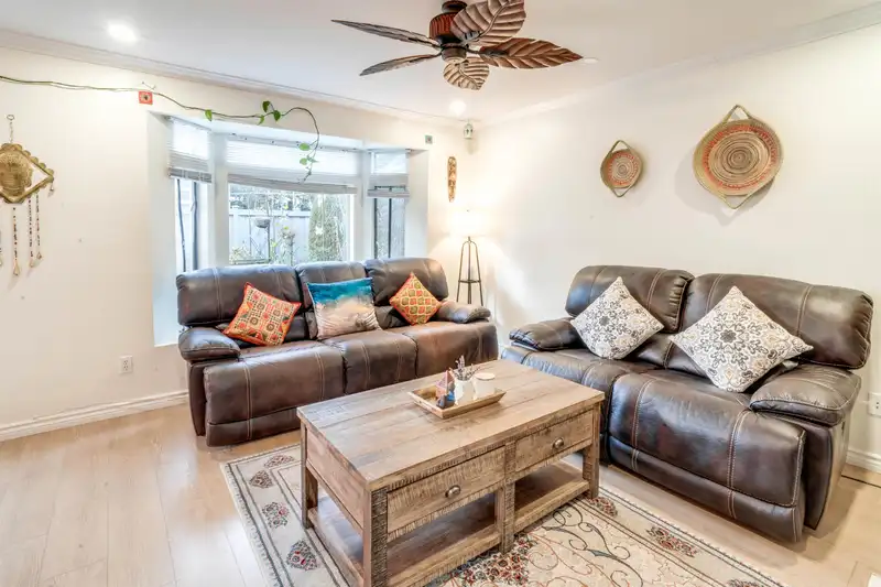 128 14154 103 AVENUE - photo 4 of 37