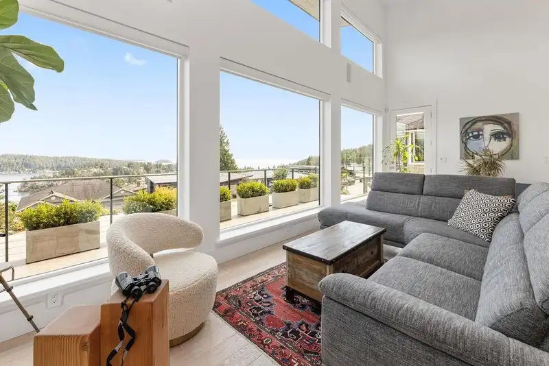 502 SPYGLASS PLACE - photo 2 of 34