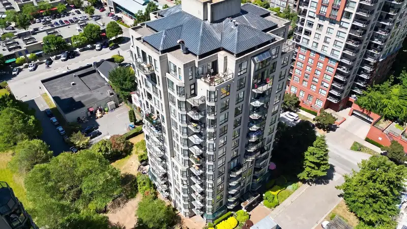 1405 838 AGNES STREET - photo 1 of 22
