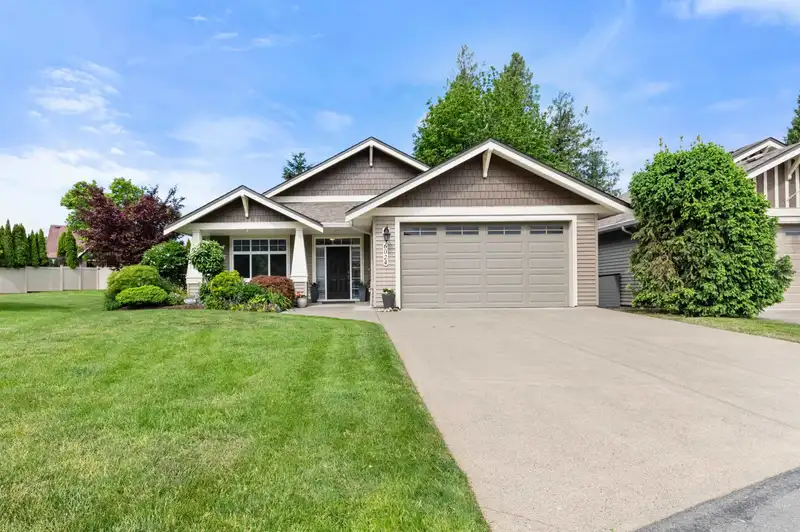 6024 HUNTER CREEK CRESCENT - photo 1 of 40