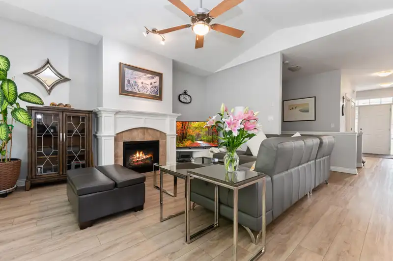 6024 HUNTER CREEK CRESCENT - photo 4 of 40