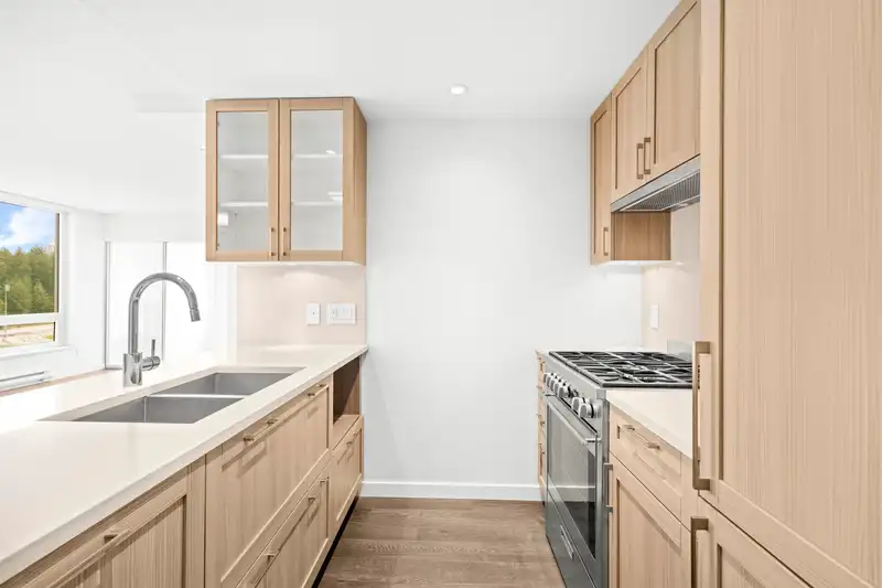 1807 5665 BOUNDARY ROAD - photo 3 of 36