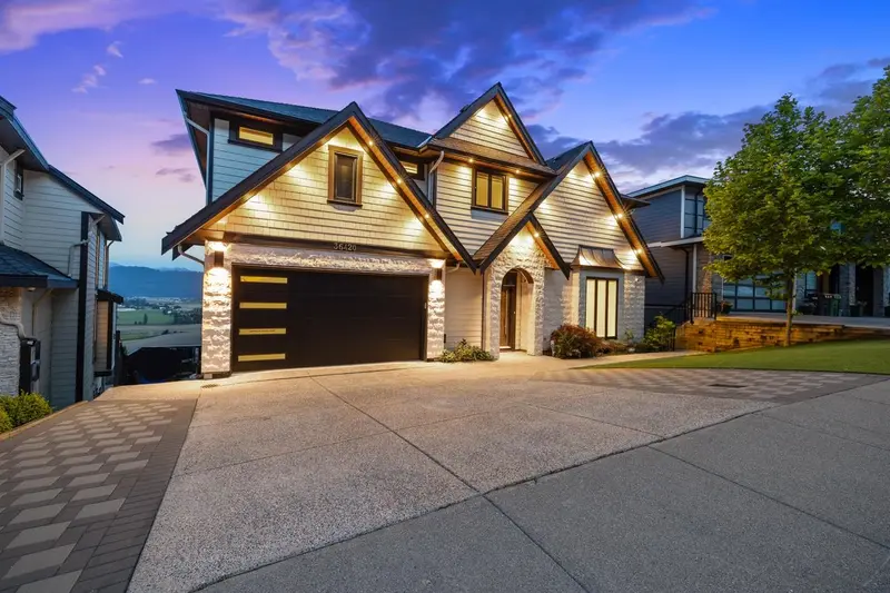 36420 EPWORTH COURT - photo 2 of 25