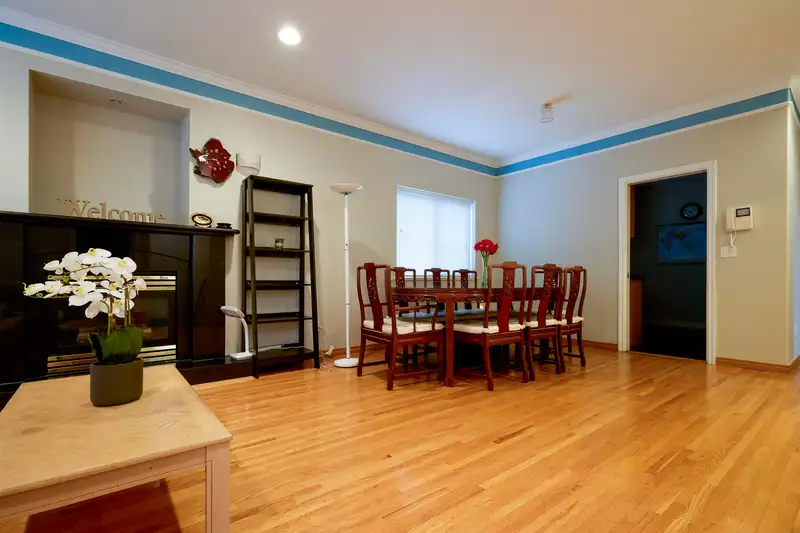 2051 E 8TH AVENUE - photo 3 of 22