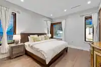 2052 INGLEWOOD AVENUE - thumbnail 15