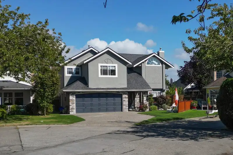 5294 BENTLEY DRIVE - photo 2 of 31