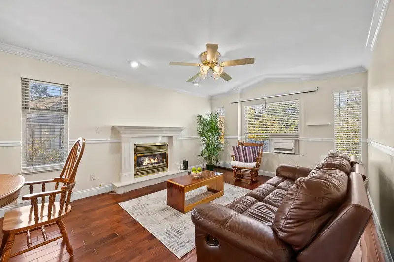 8038 156A STREET - photo 3 of 31