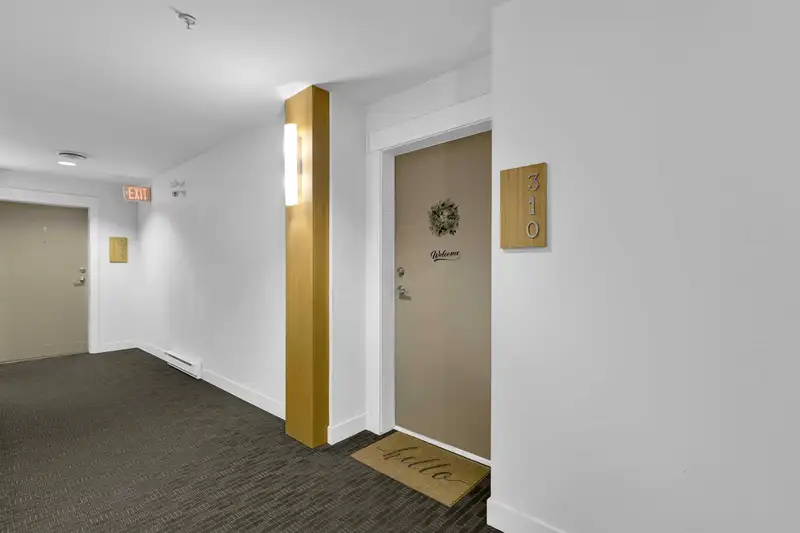310 33538 MARSHALL ROAD - photo 4 of 40