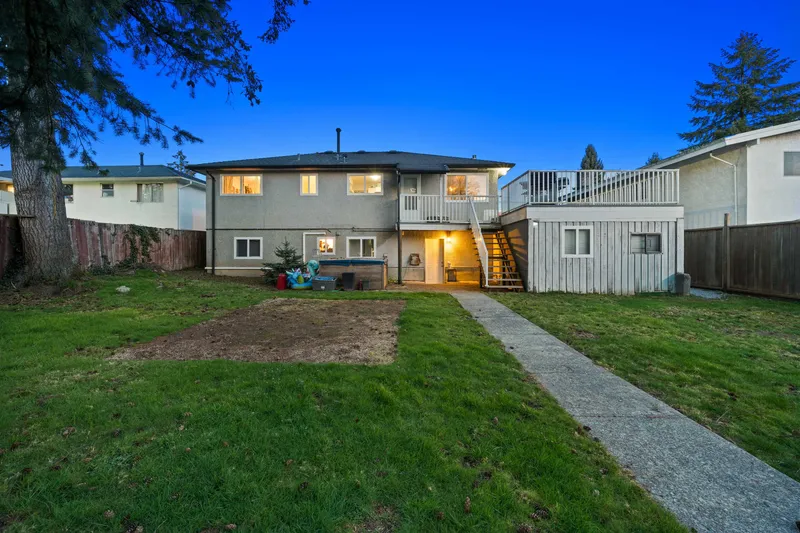 3949 SEFTON STREET - photo 1 of 25