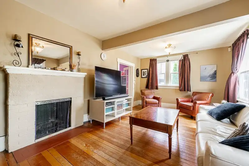 264 W QUEENS ROAD - photo 1 of 36