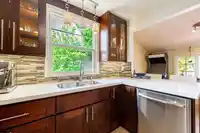 264 W QUEENS ROAD - thumbnail 13