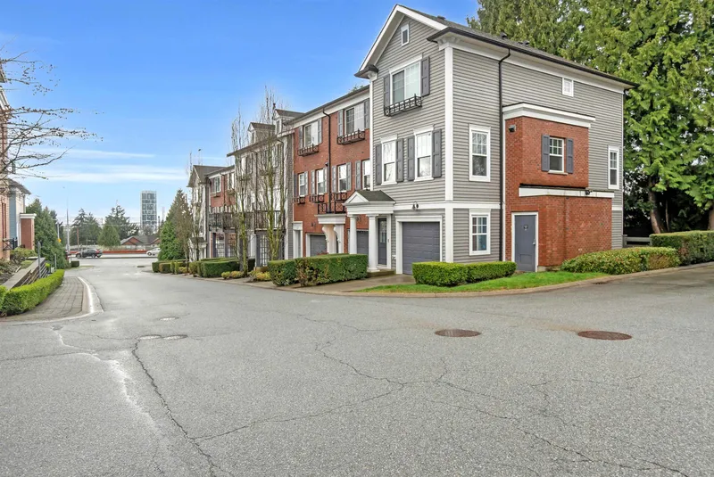 81 688 EDGAR AVENUE - photo 1 of 25