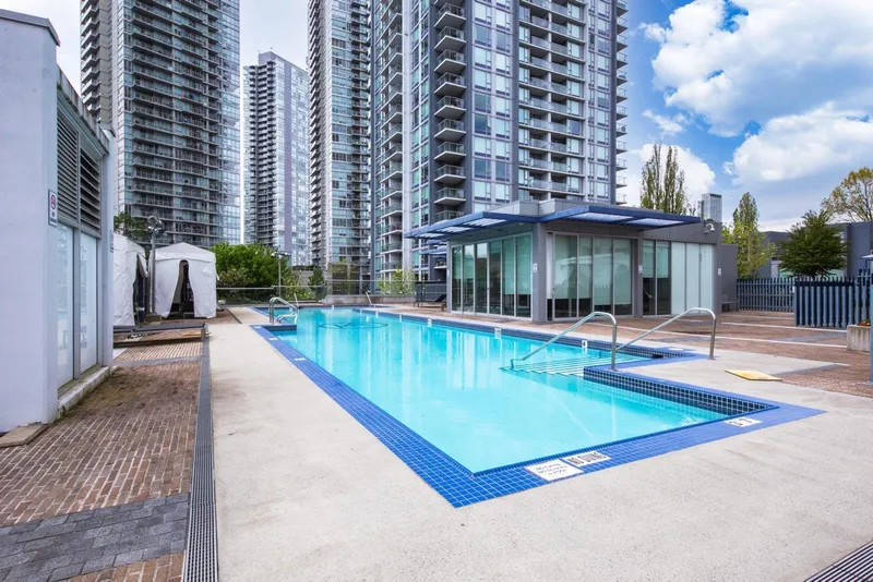 2209 13696 100 AVENUE - photo 3 of 25