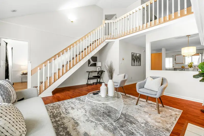 222 7837 120A STREET - photo 4 of 25